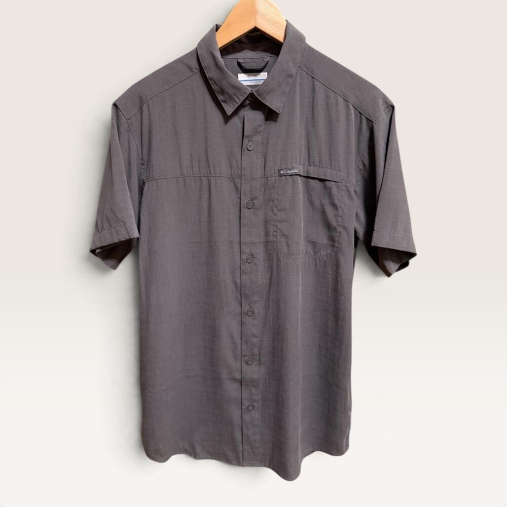 Columbia Men’s Charcoal Grey Short Sleeve Button Up Shirt - Size S